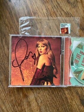 Taylor Swift TLOSG Signed CD